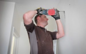 Cần có đồ bảo hộ khi tự sửa nhà